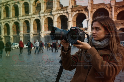 Una fotógrafa joven capturando la belleza de Roma